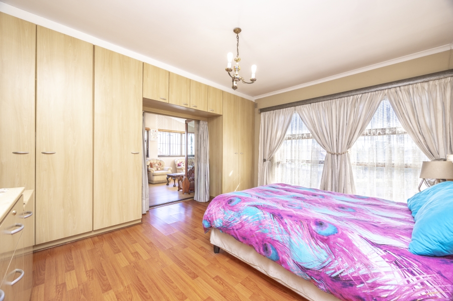 6 Bedroom Property for Sale in Plattekloof 1 Western Cape